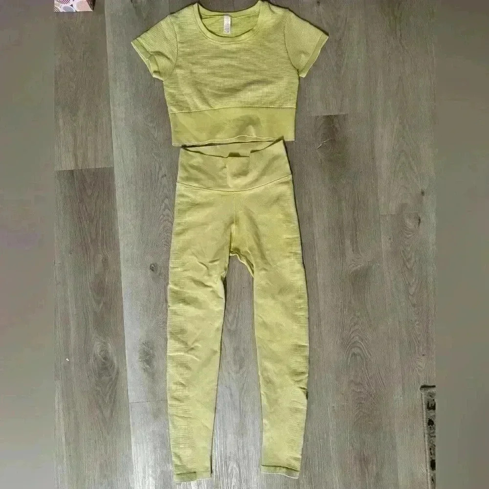 Aerie by American Eagle matching two piece set - leggings & crop top